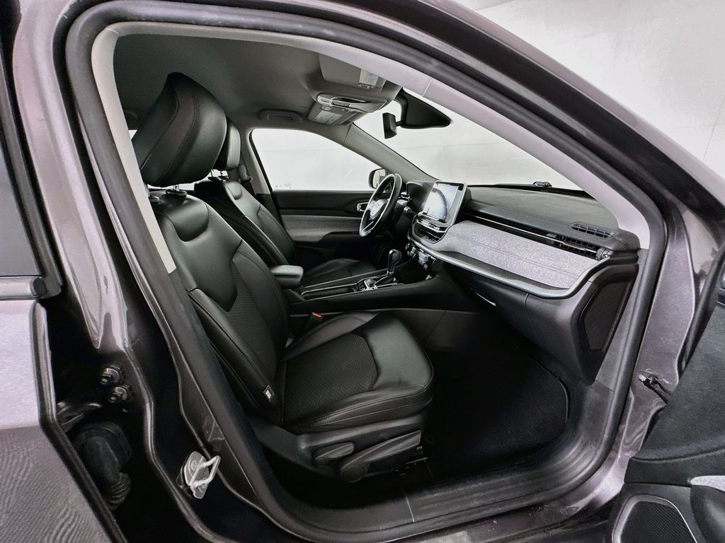 Thumbnail: 2022 Jeep Compass - 26
