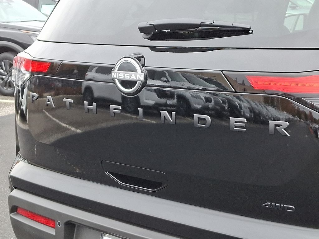 Thumbnail: 2025 Nissan Pathfinder - 12