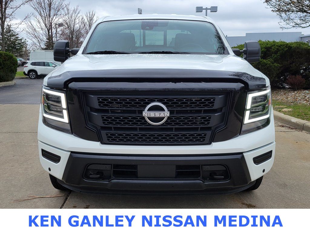 2023 Nissan Titan SV photo