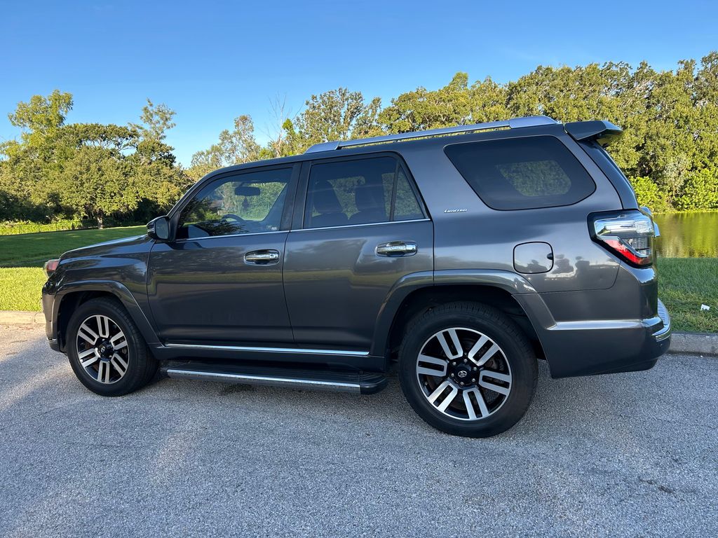 Thumbnail: 2016 Toyota 4Runner - 3