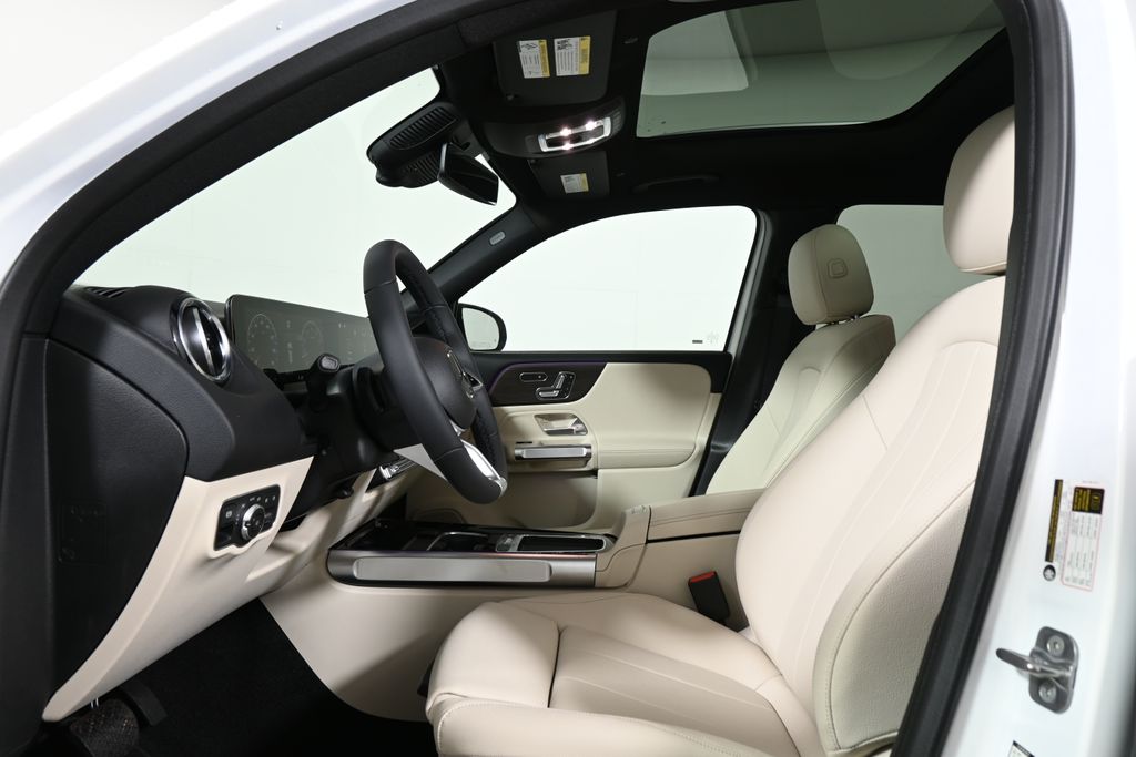 Thumbnail: 2026 Mercedes-Benz GLB - 3