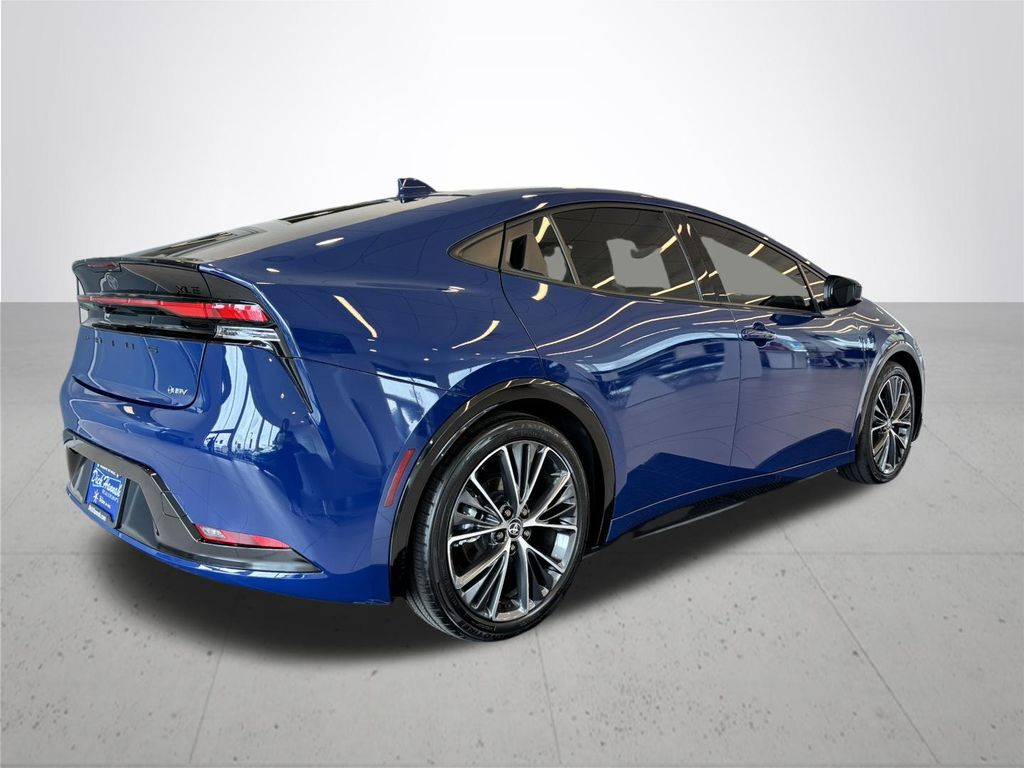 2025 Toyota Prius XLE