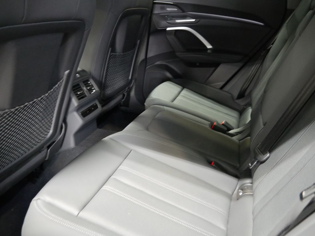 Thumbnail: 2025 Audi Q5 - 21