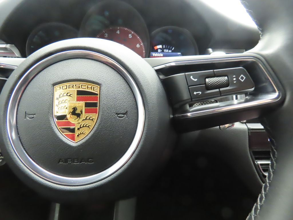 Thumbnail: 2022 Porsche Macan - 12