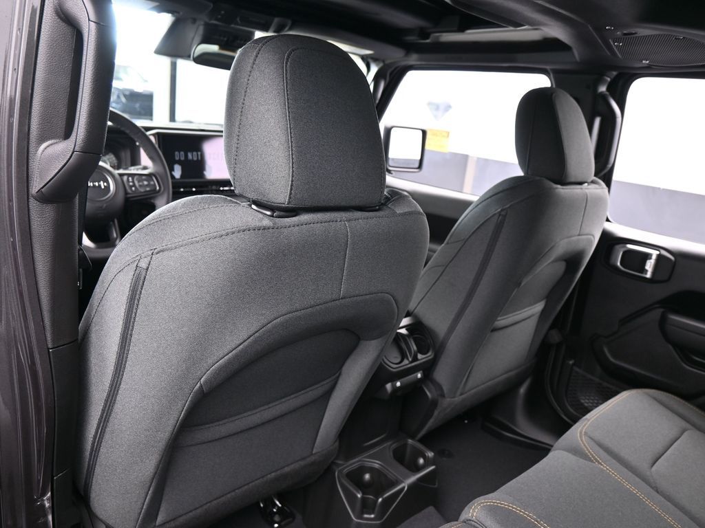 New 2026 Granite Crystal Metallic Clearcoat Jeep Sport S image 29