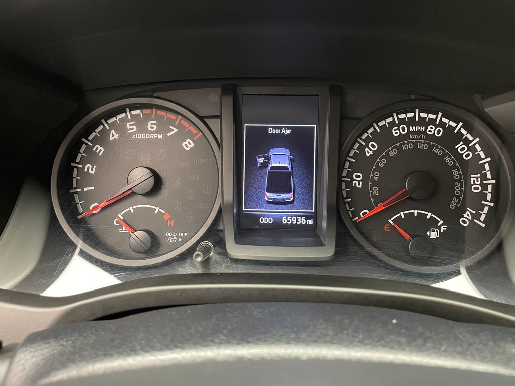 Thumbnail: 2019 Toyota Tacoma - 31