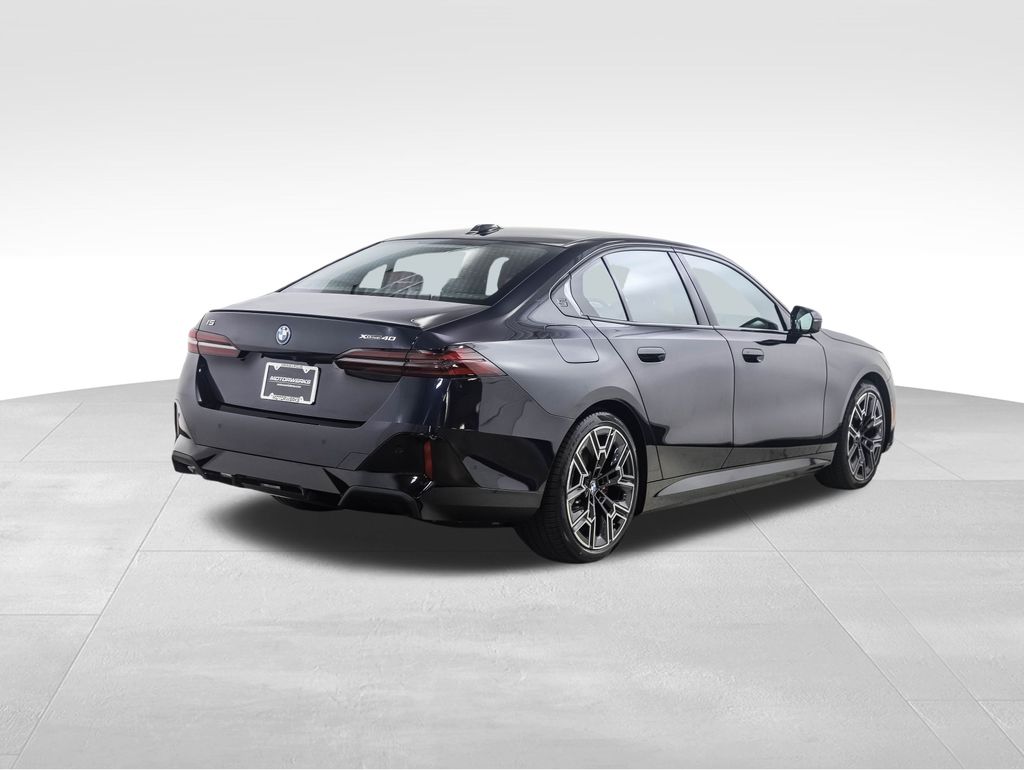 Thumbnail: 2026 BMW i5 - 6
