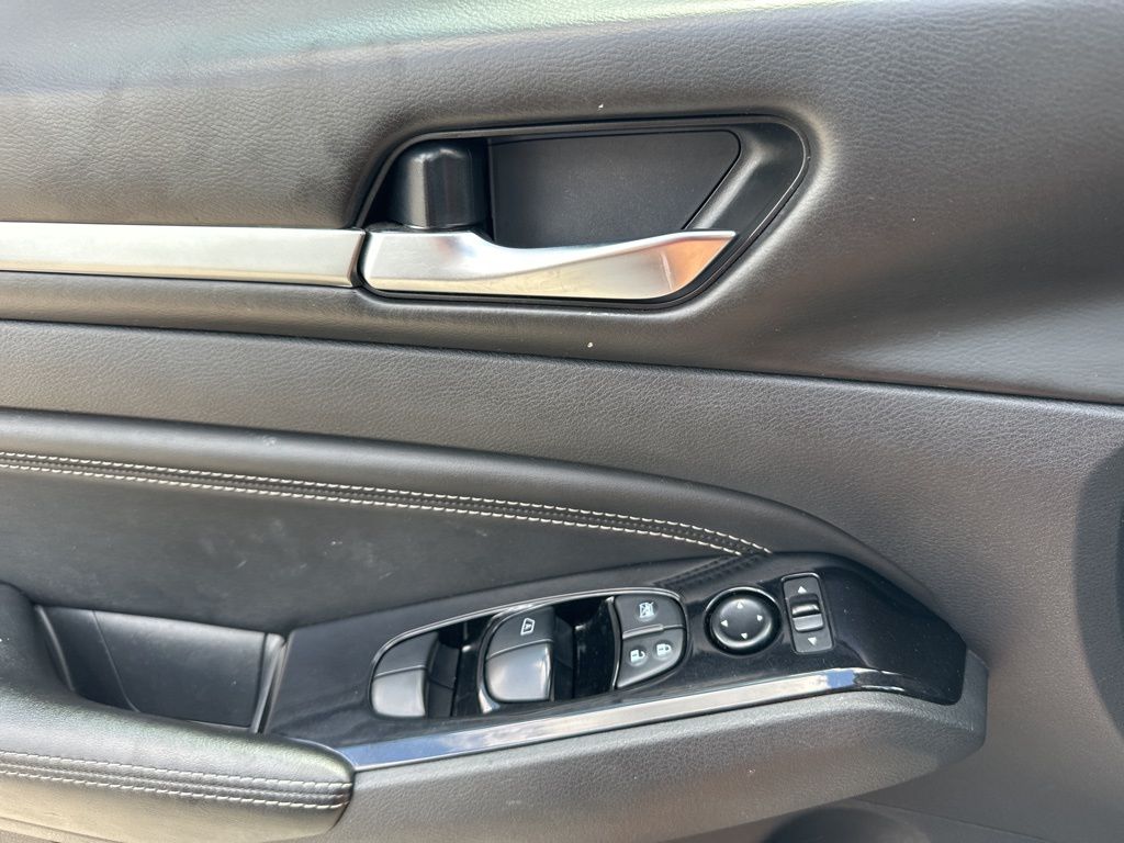 2021 Gun Metallic Nissan Altima 2.5 SV FWD Sedan