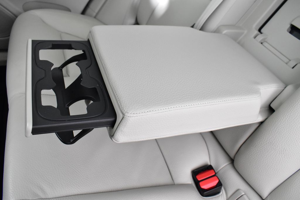 Thumbnail: 2023 Volvo XC60 - 28