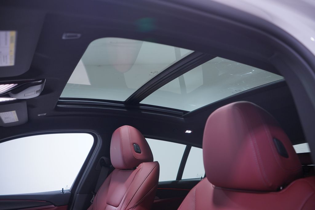 Thumbnail: 2025 BMW X4 - 8