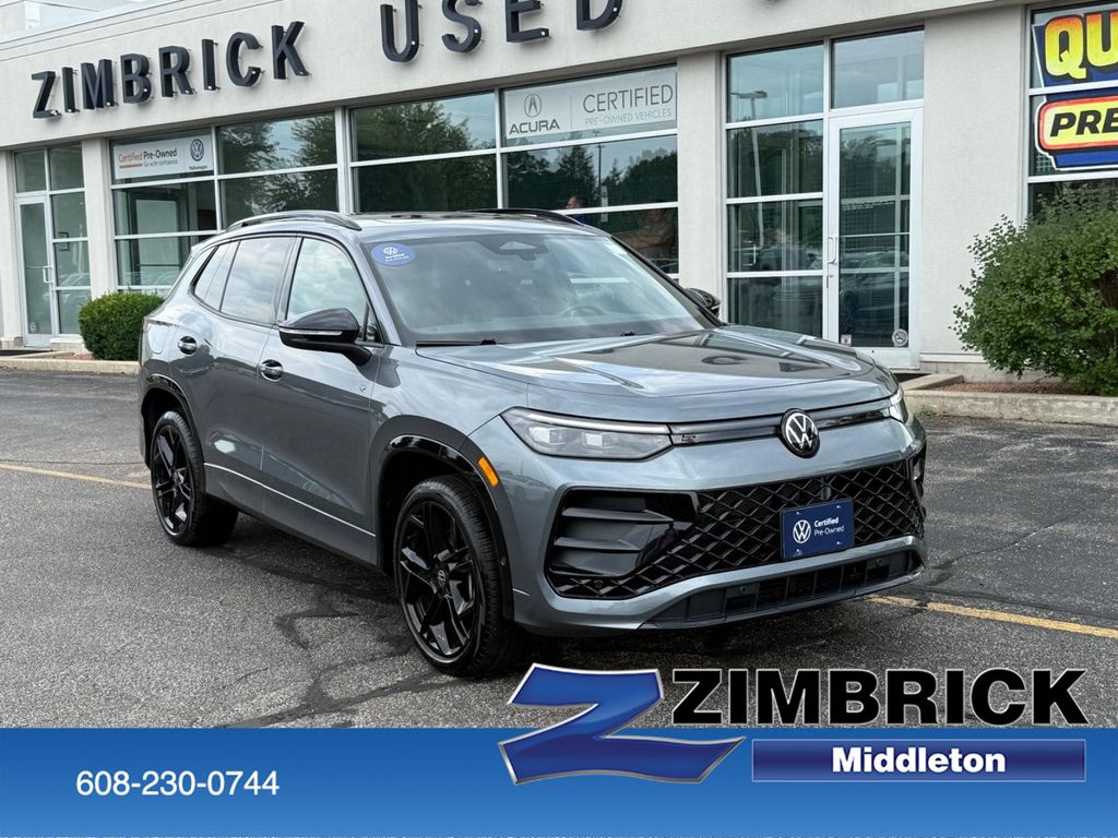 Platinum Gray Metallic 2026 Volkswagen Tiguan SUV / Crossover All-Wheel Drive 8-Speed Automatic