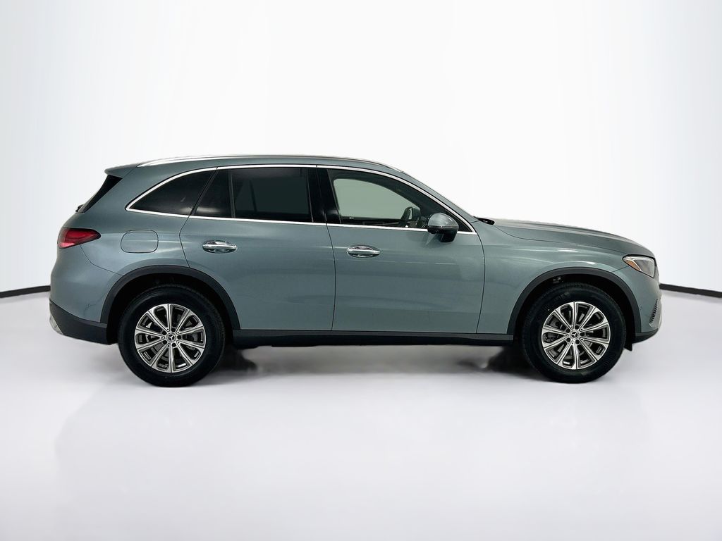Thumbnail: 2027 Mercedes-Benz GLC - 4