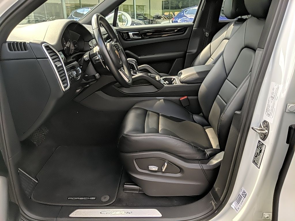 2019 Porsche Cayenne Base 17