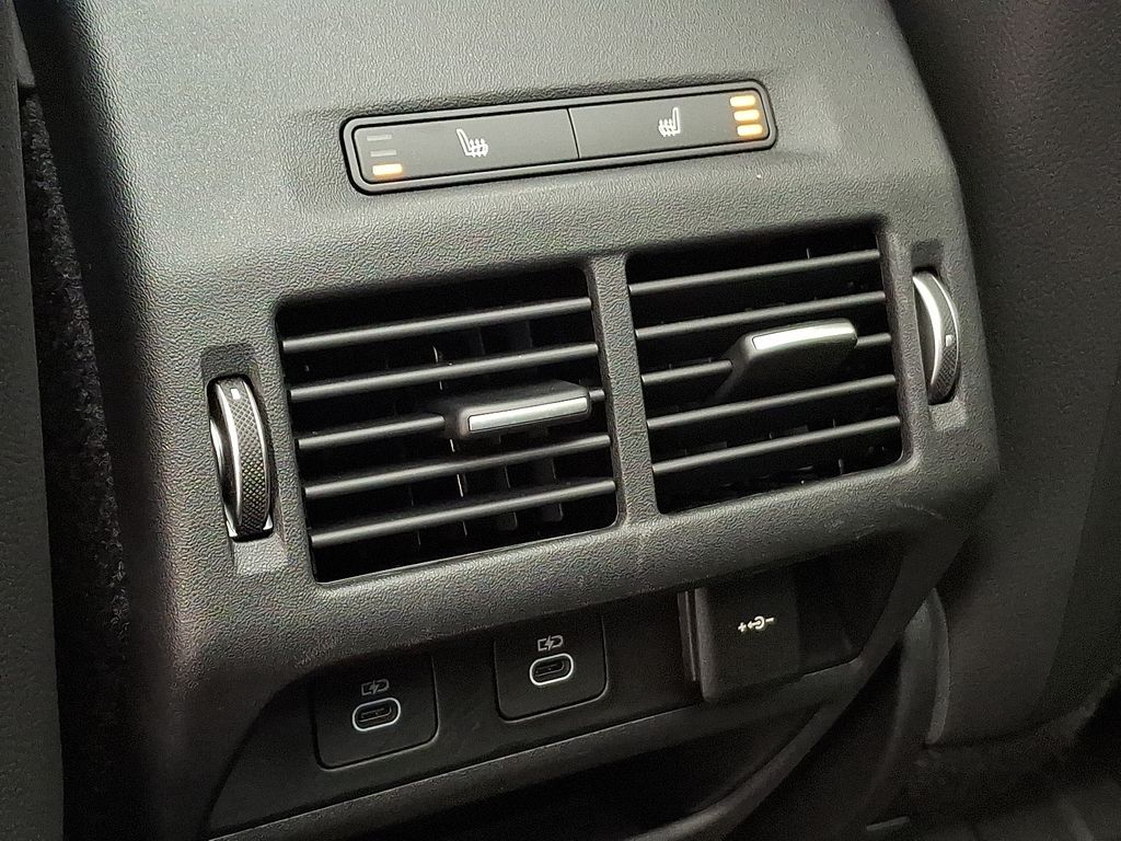 Thumbnail: 2025 Land Rover Discovery Sport - 11