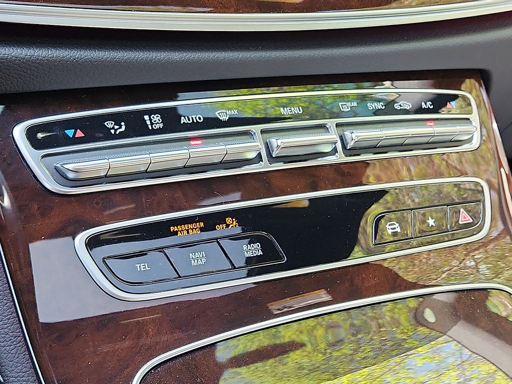 Thumbnail: 2022 Mercedes-Benz E-Class - 16