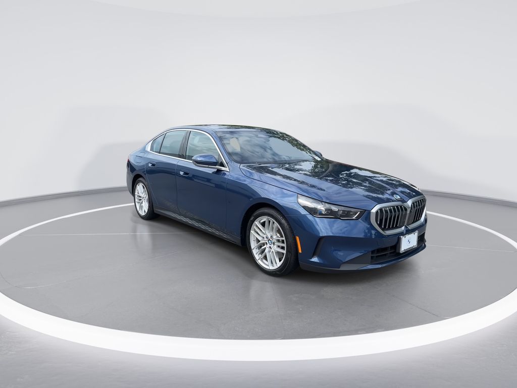 Thumbnail: 2025 BMW 5 Series - 2