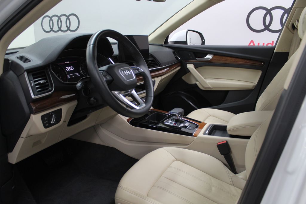 Thumbnail: 2022 Audi Q5 - 11