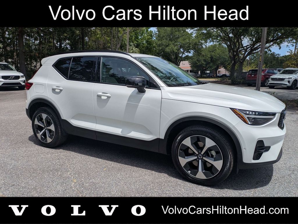 Crystal White 2026 Volvo XC40 B5 Plus AWD SUV / Crossover All-Wheel Drive Automatic