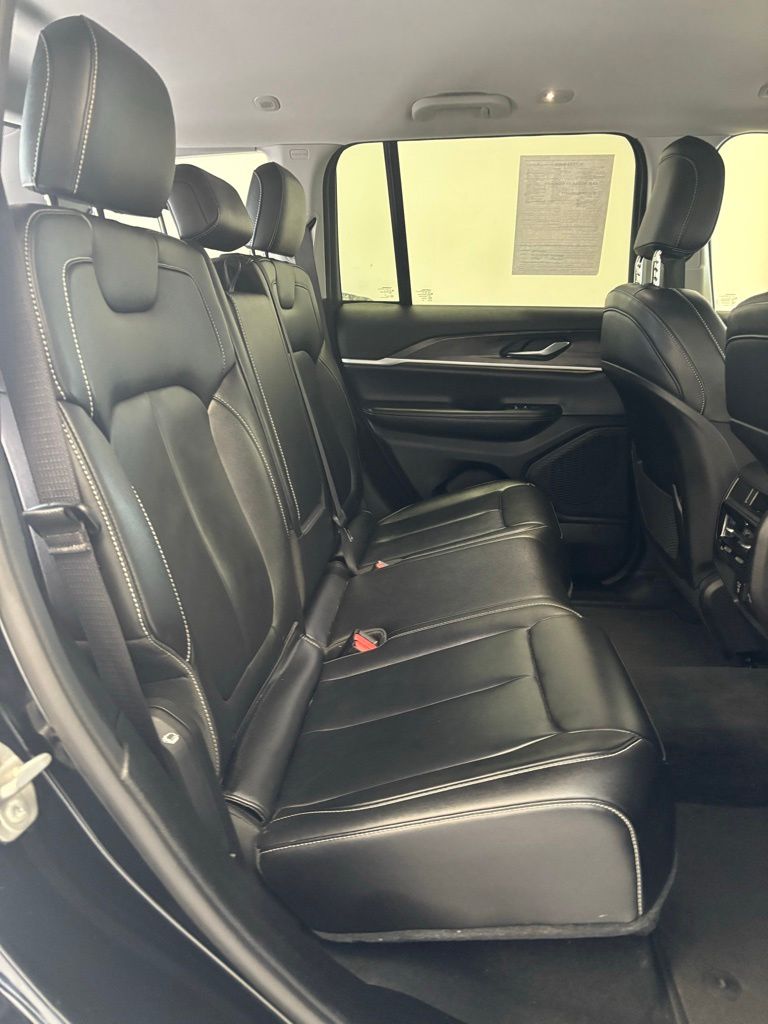 Used 2023 Jeep Grand Cherokee SUV