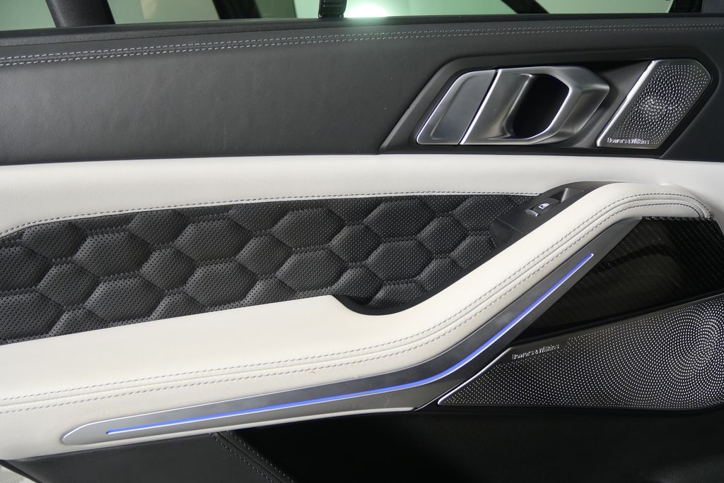 Thumbnail: 2022 BMW X5 - 15