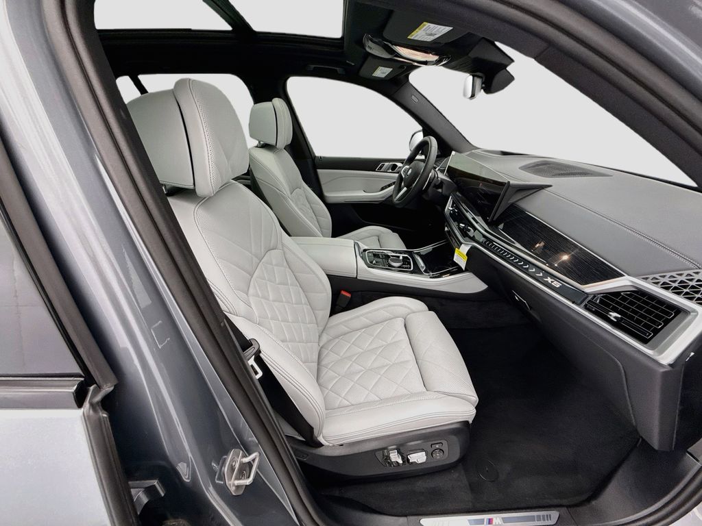 Thumbnail: 2026 BMW X5 - 19