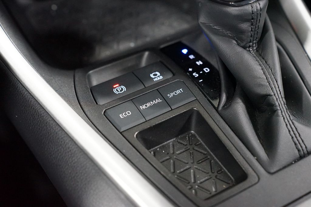 Thumbnail: 2024 Toyota RAV4 - 21