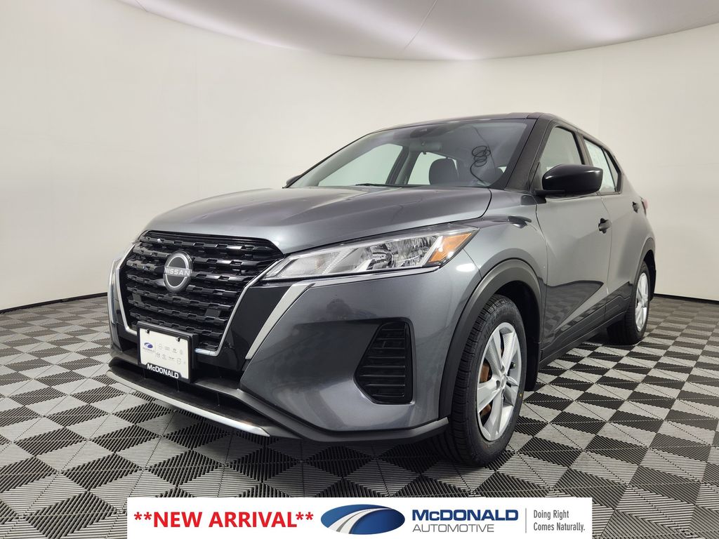 Gray (Gun Metallic) 2022 Nissan Kicks SUV / Crossover Front-Wheel Drive Continuously Variable Transmission