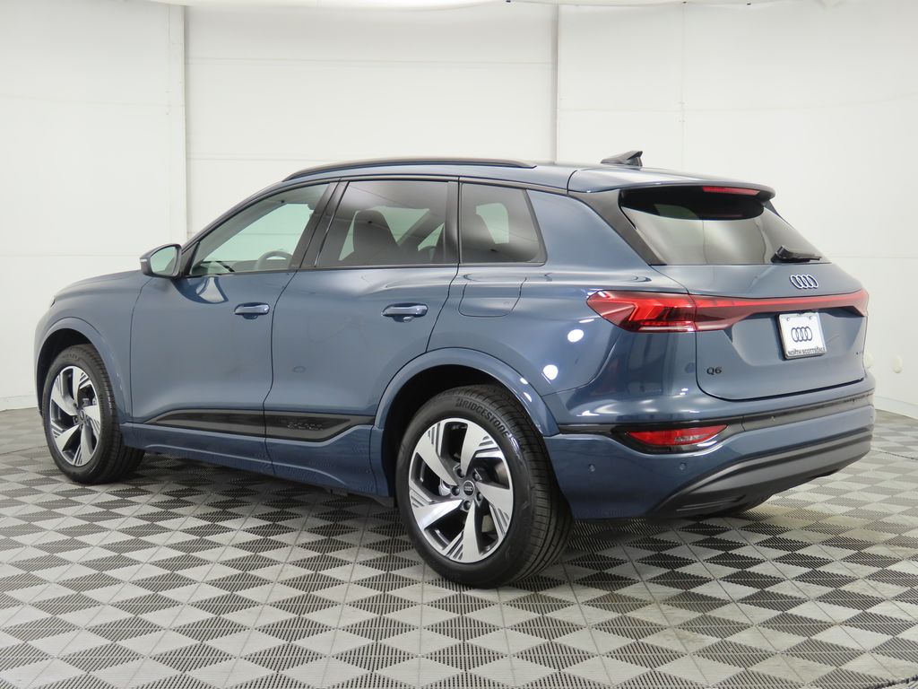Thumbnail: 2025 Audi Q6 e-tron - 7