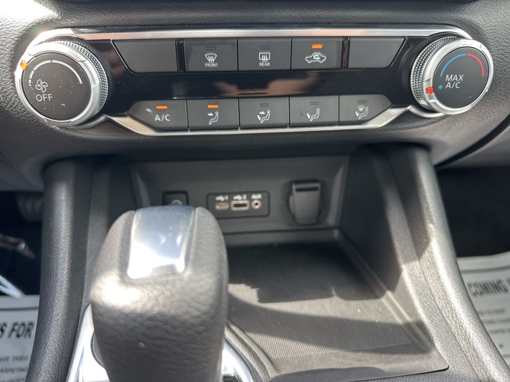 2024 Aspen White Tricoat Nissan Sentra SV FWD Sedan