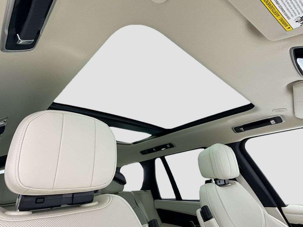 Thumbnail: 2026 Land Rover Range Rover - 17