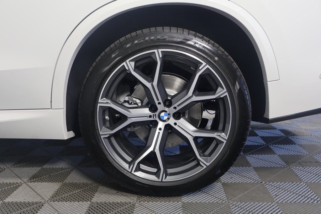 Thumbnail: 2026 BMW X5 - 10