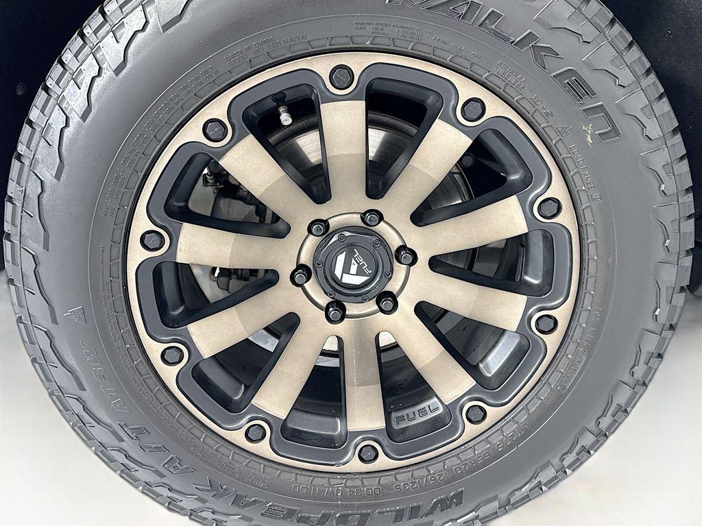 Thumbnail: 2021 Chevrolet Tahoe - 31