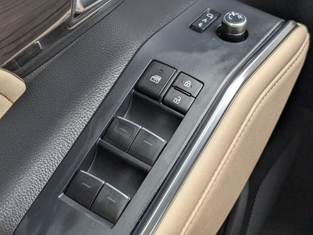 Used 2023 Toyota Highlander SUV