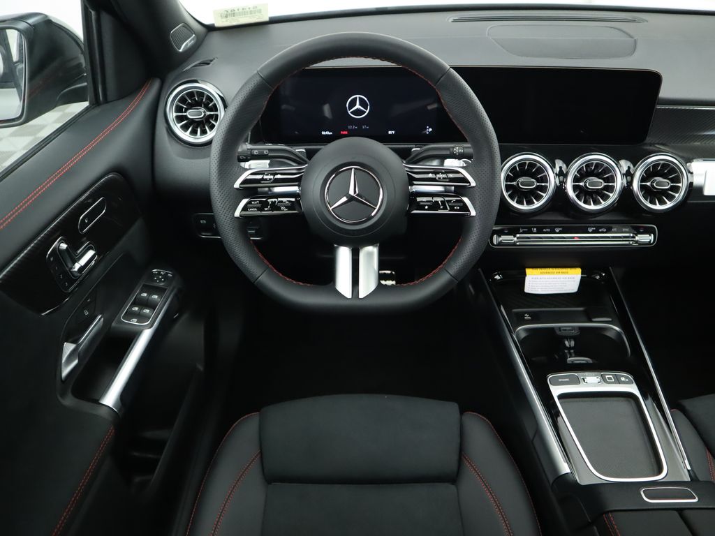 2025 Mercedes-Benz GLB 250 11