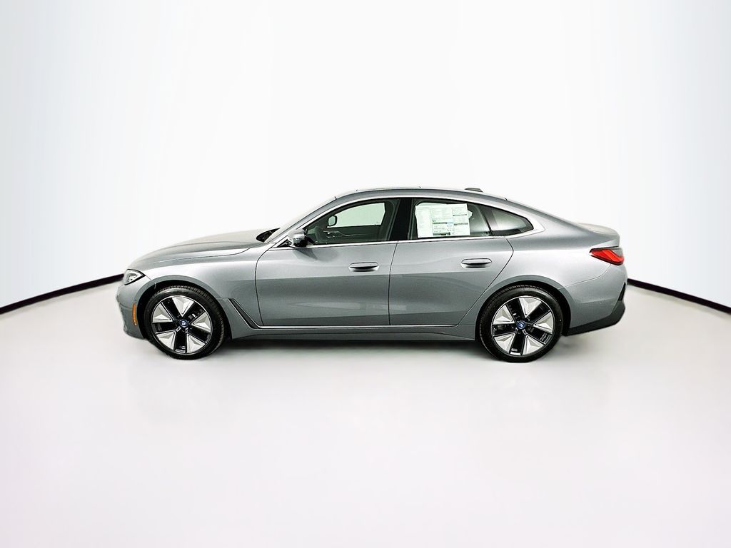 2024 BMW i4 eDrive35 8