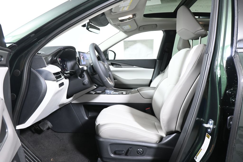 Thumbnail: 2027 INFINITI QX60 - 3