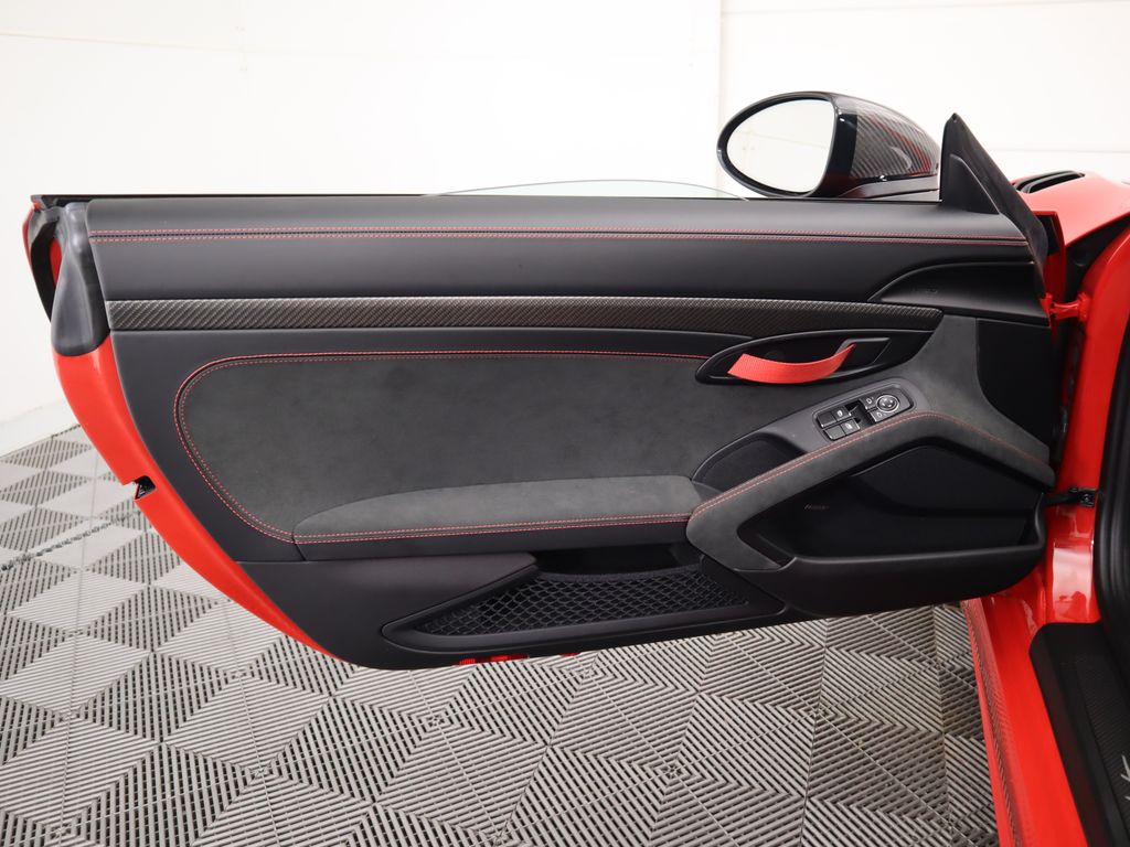 Thumbnail: 2025 Porsche  - 23