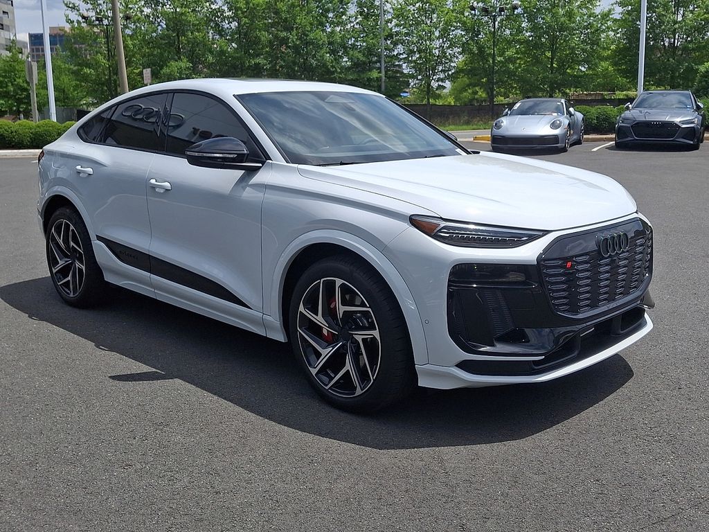 Thumbnail: 2027 Audi SQ6 e-tron - 2