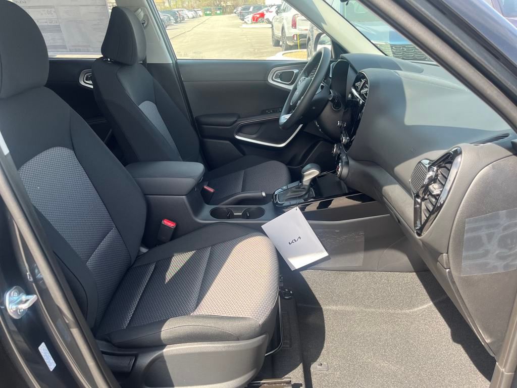 2025 Kia Soul S photo