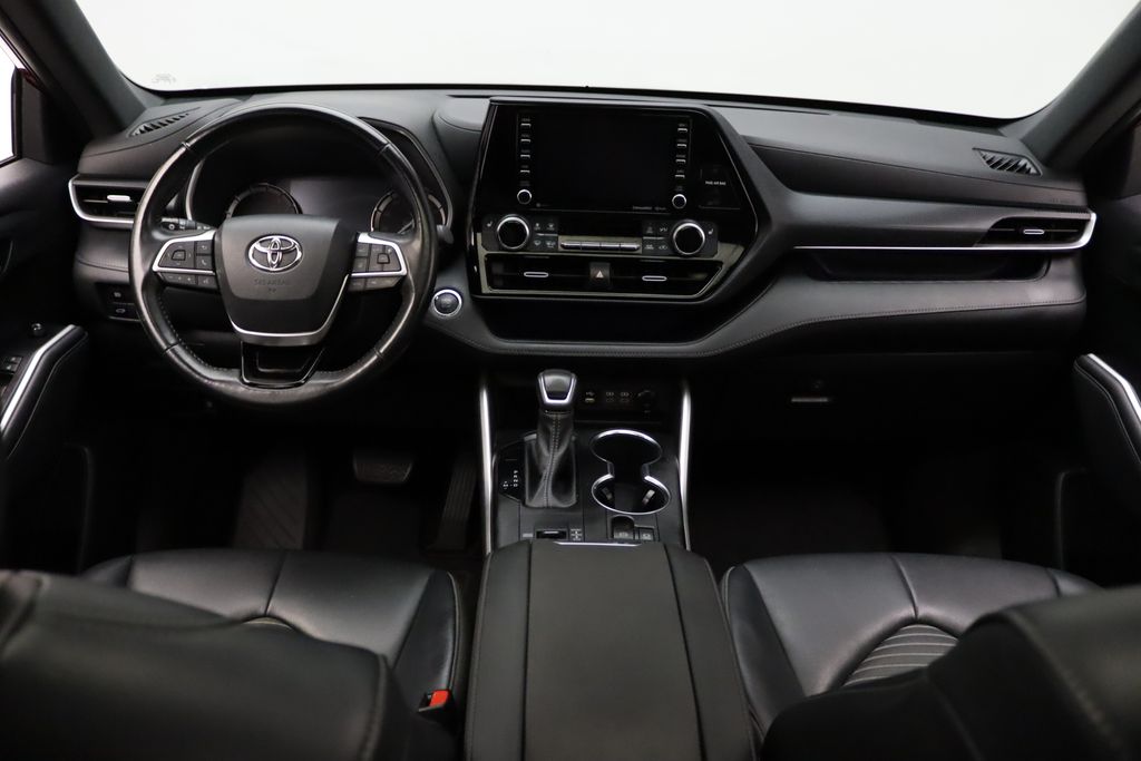 Thumbnail: 2022 Toyota Highlander - 24