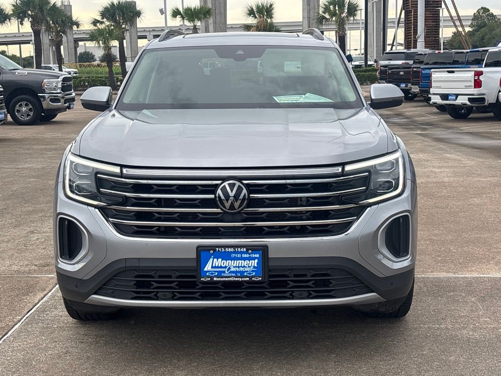 2024 Volkswagen Atlas 2.0T SE w/Technology White at DeMontrond Gulf Freeway