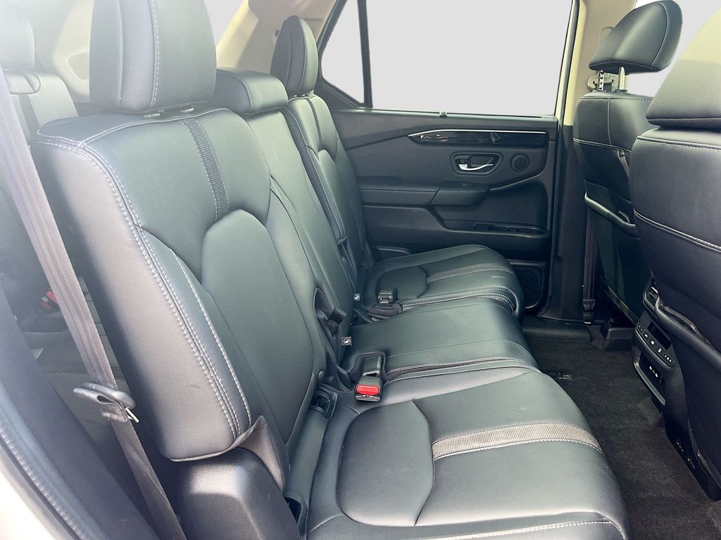 Used 2024 White Honda Touring image 30