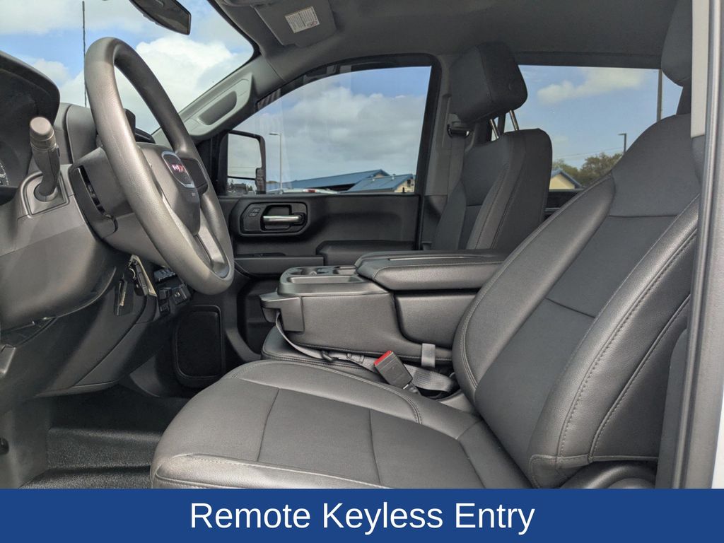 2023 GMC Sierra 2500HD Pro