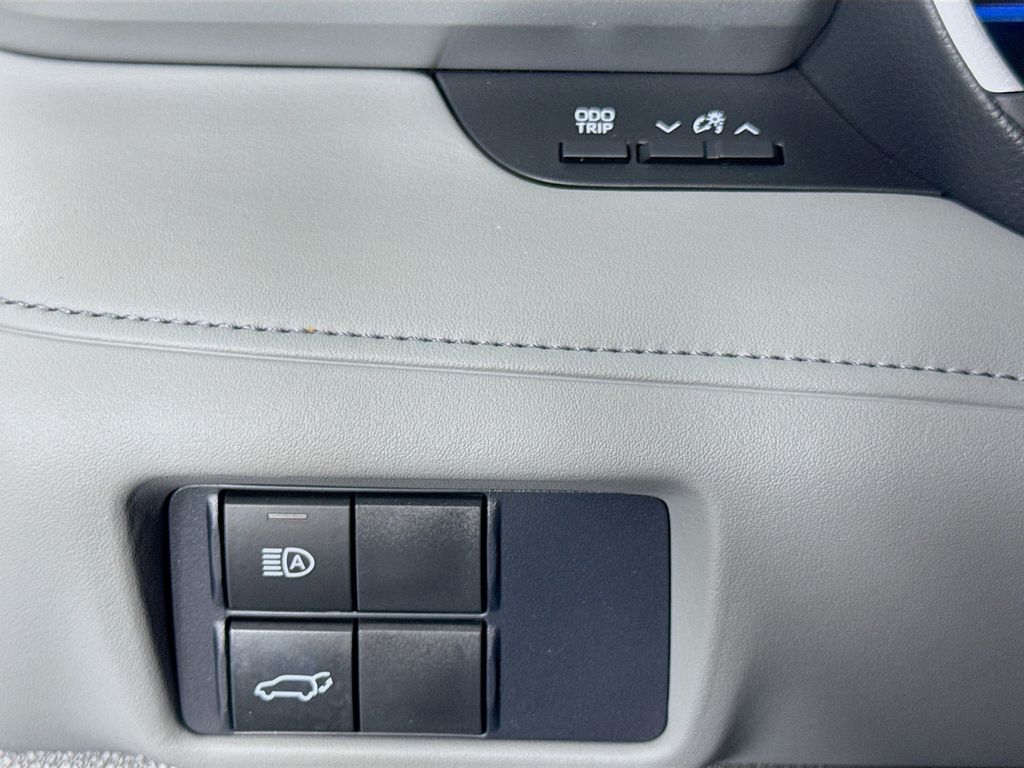 2021 Toyota Highlander Hybrid XLE photo