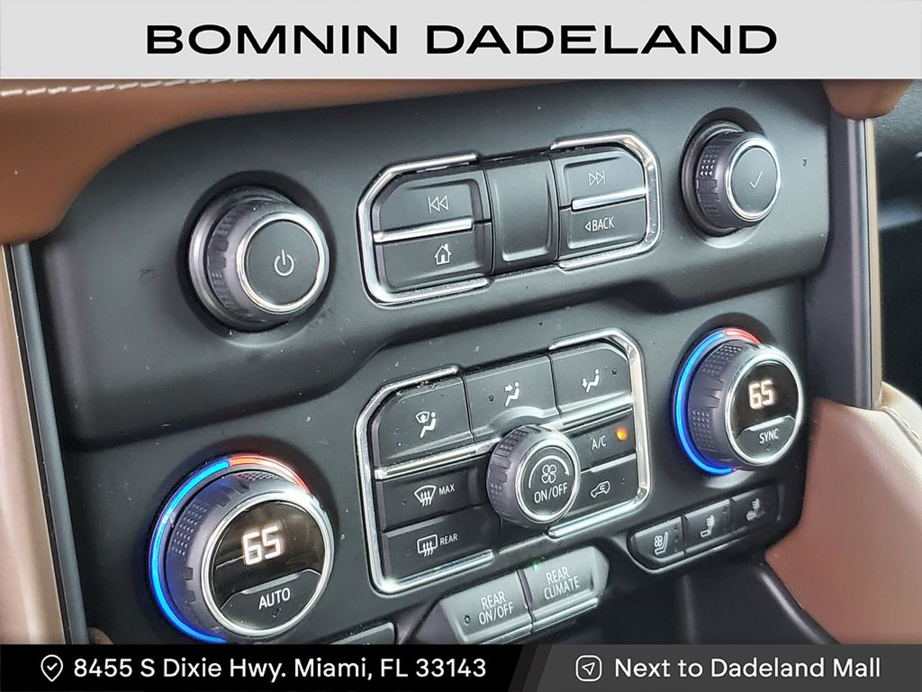 2022 Chevrolet Suburban High Country photo