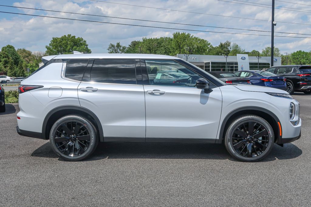 2026 Mitsubishi Outlander LE 2.5 S-AWC