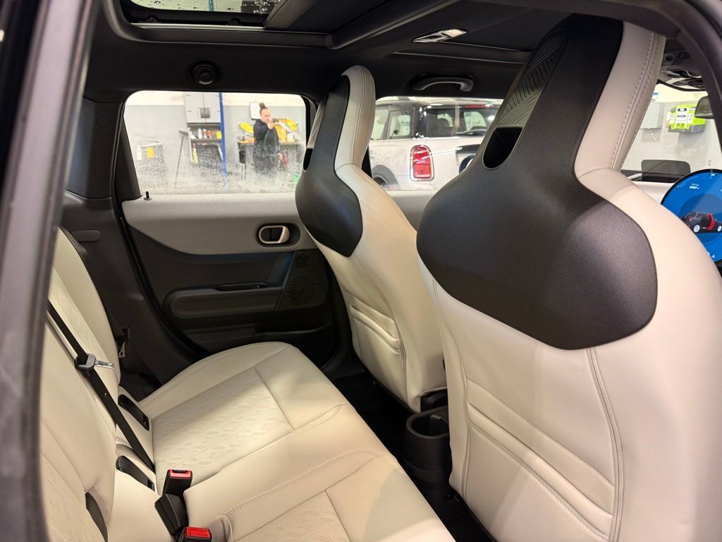 Thumbnail: 2026 MINI Cooper - 25