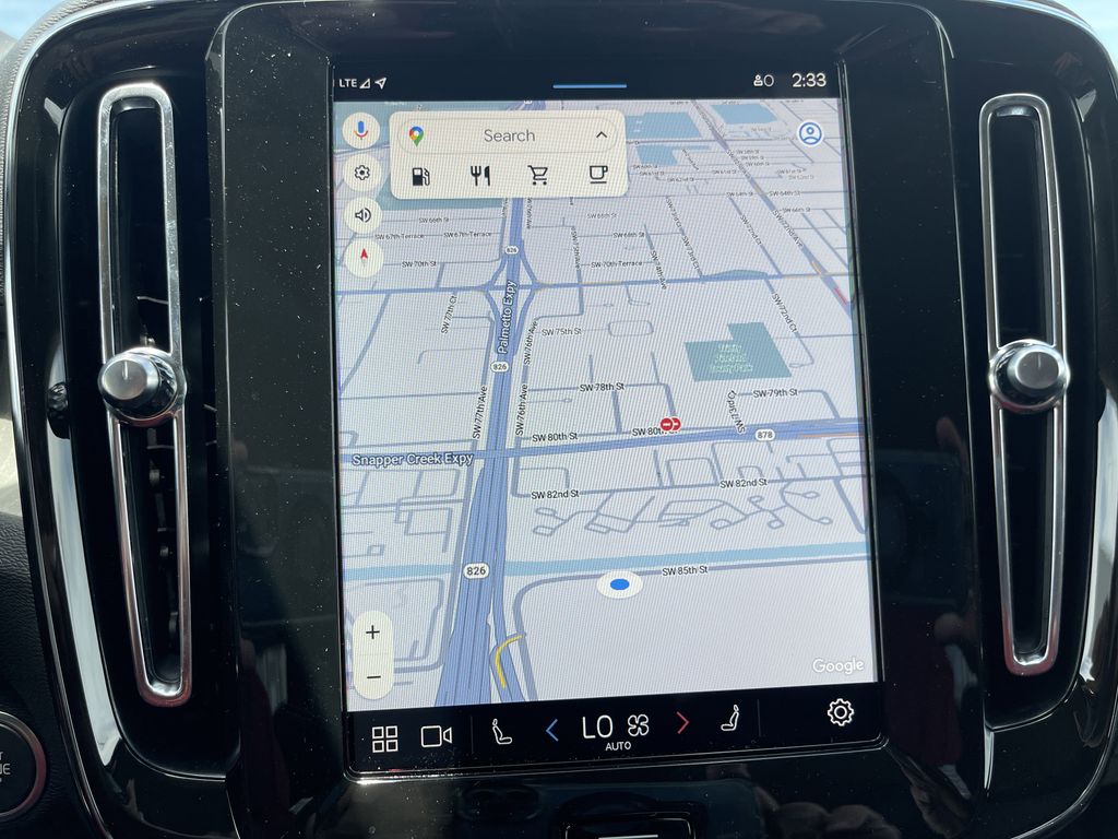 2025 Volvo XC40 B5 Core photo