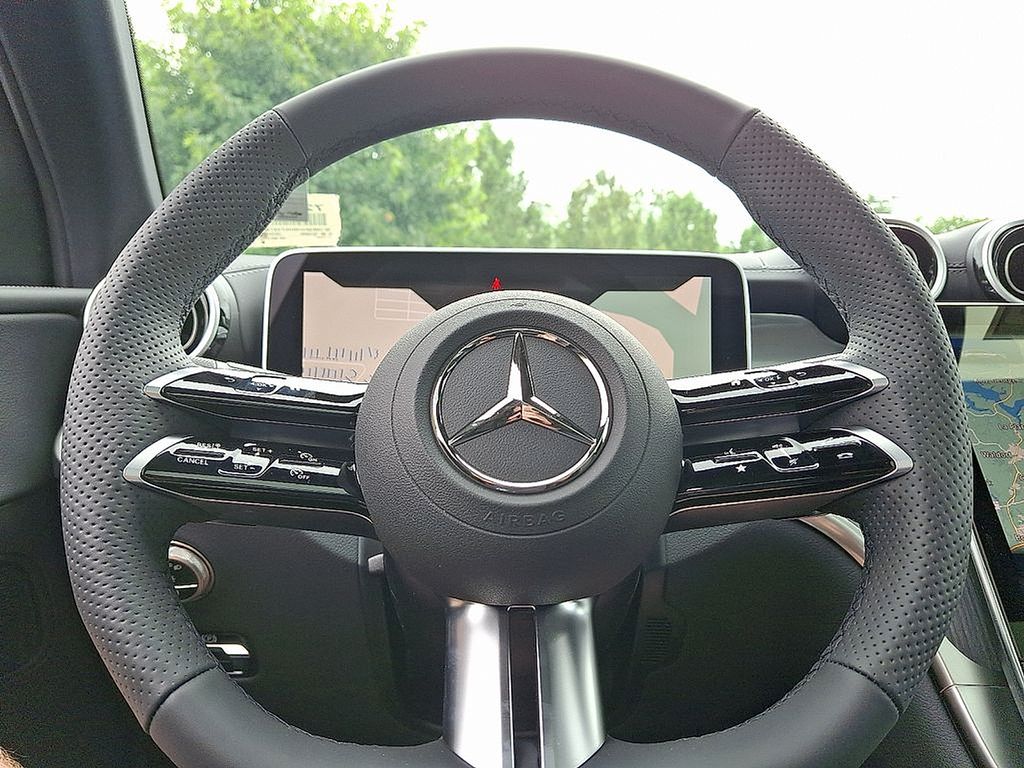 Thumbnail: 2025 Mercedes-Benz GLC - 14