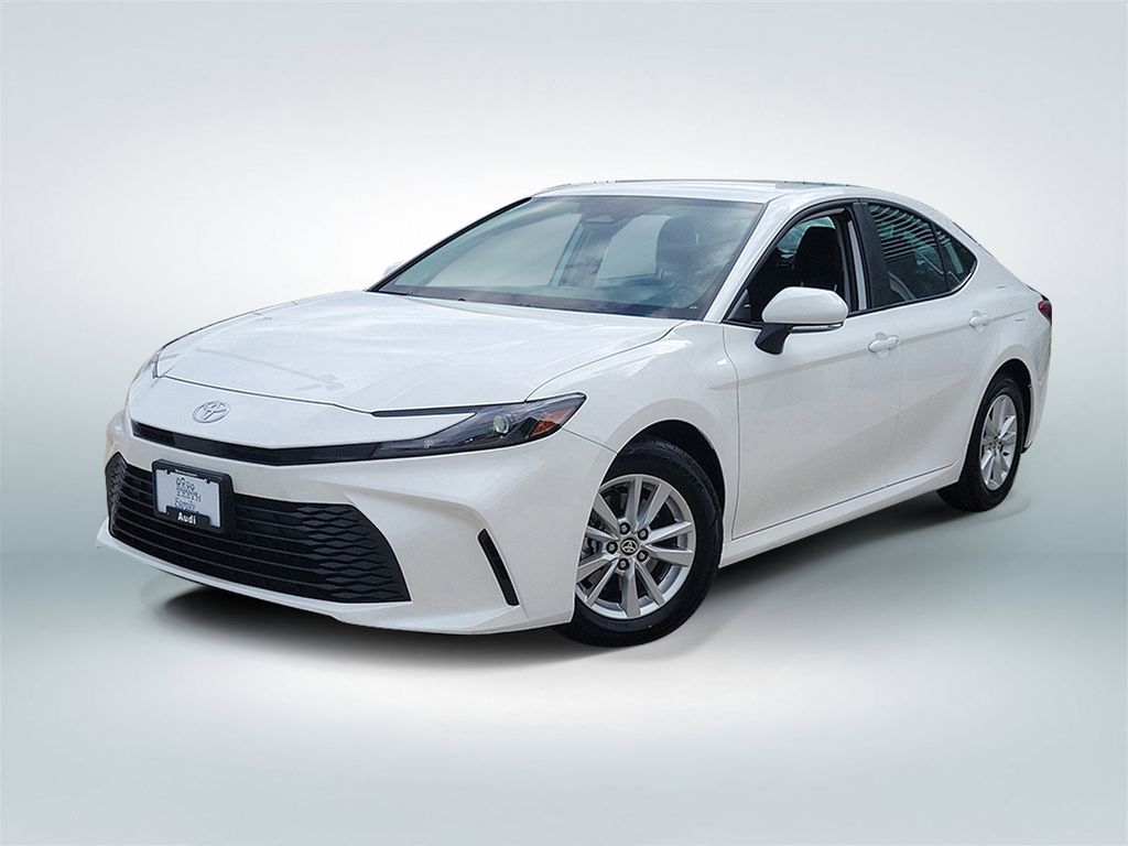 2025 Toyota Camry LE FWD